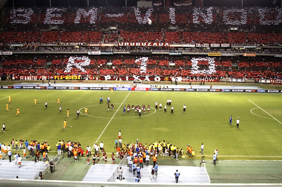 Mosaico Bem-Vindo Ronaldinho - Flamengo x Nova Iguaçu 2011 (Foto: Gilvan de Souza)