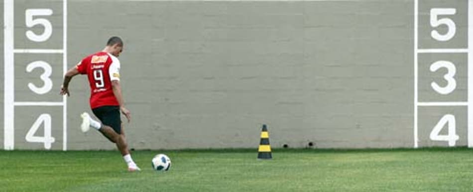 Palmeiras treina, mas time contra o Inter segue indefinido
