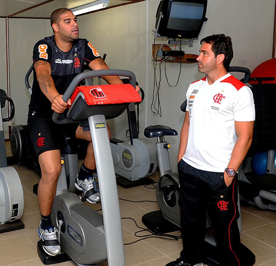 Sem dores na coxa, Rodrigo Dantas volta a treinar com bola