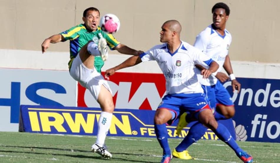 Criciúma perde a liderança da Série B em Paranaguá