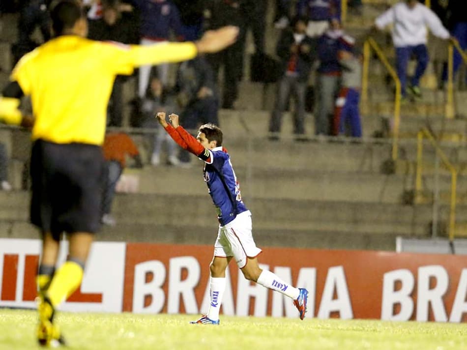 Treinador do Coxa promete nova atitude contra o São Paulo