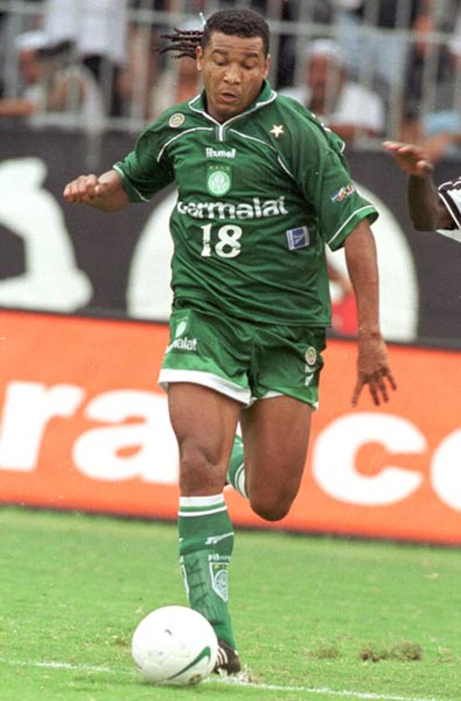 Oseas, no Palmeiras em 1999 (Foto: Mauricio Val)