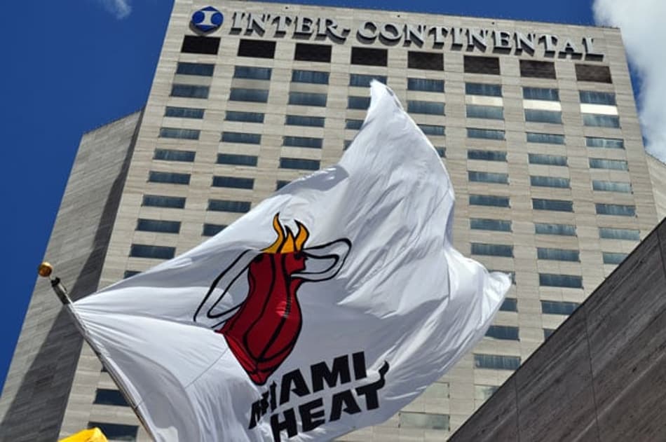 Bandeirão do Miami Heat em Miami (Foto: Daniel Perissé)