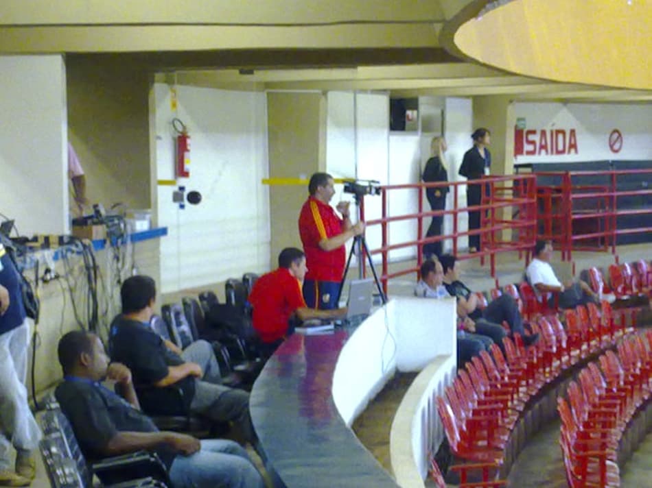 Espanha filma jogo (Crédito: Felipe Mendes)