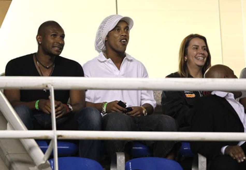 Leandrinho, Ronaldinho Gaúcho e Patricia Amorim (Foto: Paulo Sérgio)