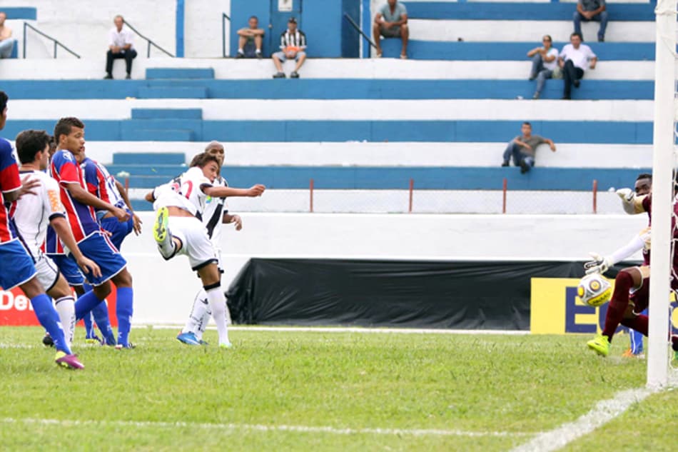 Vitória já conversa com o Flu por um ou dois jogadores