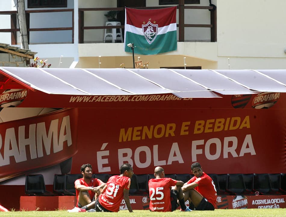 Espião tricolor, vizinho do Ninho quer ajuda do Flamengo contra o Galo