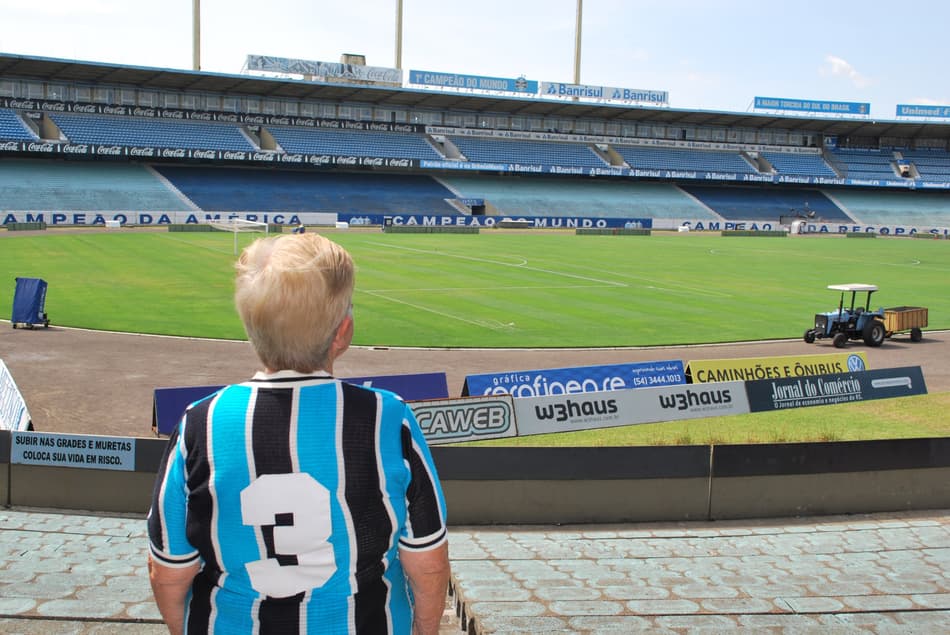 Da Baixada à Arena: após vida ‘onde o Grêmio estiver’, fã evita Gre-Nal