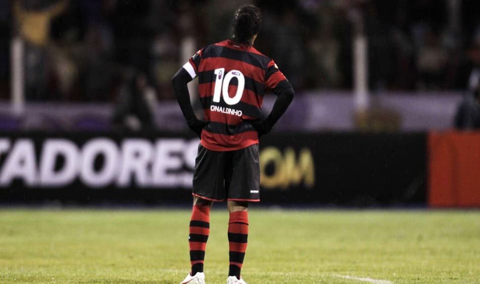 Fla leva virada e estreia com derrota na Libertadores