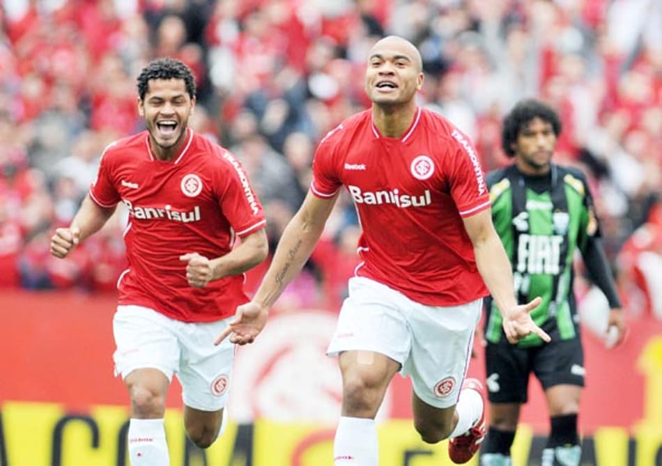 Selecionáveis brilham e Inter derrota o América-MG