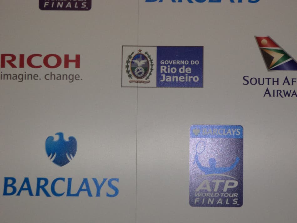 Logomarca do governo do estado no backdrop da ATP (Foto: Felipe Mendes)