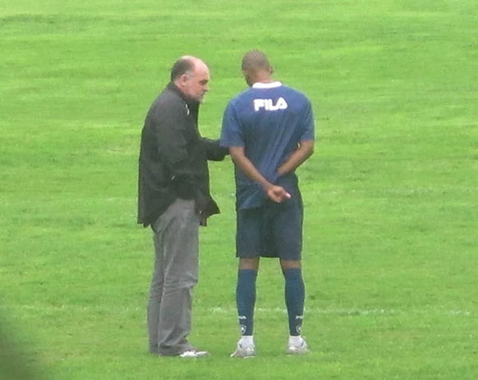 No G4, Botafogo treina em clima de alegria
