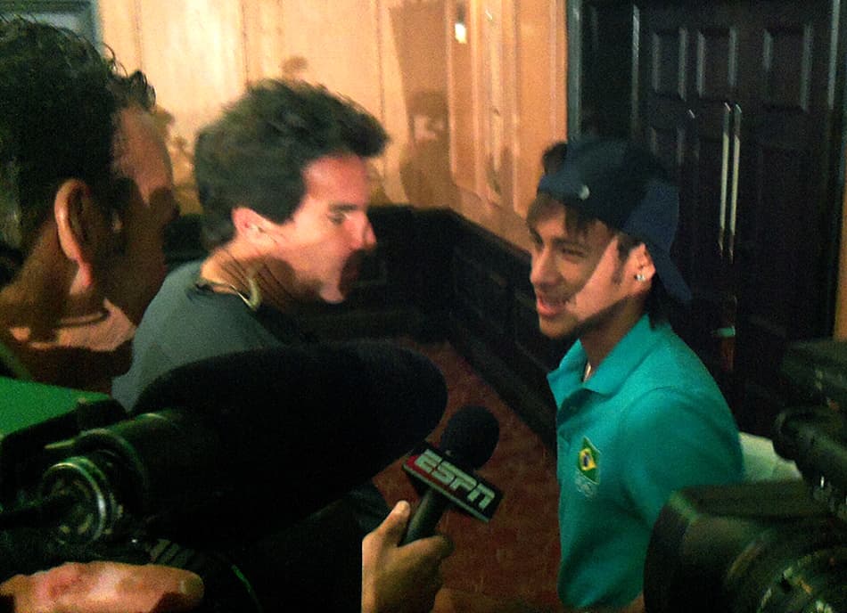 Tite lamenta ausência de Danilo e se diz 'tranquilo' com Douglas