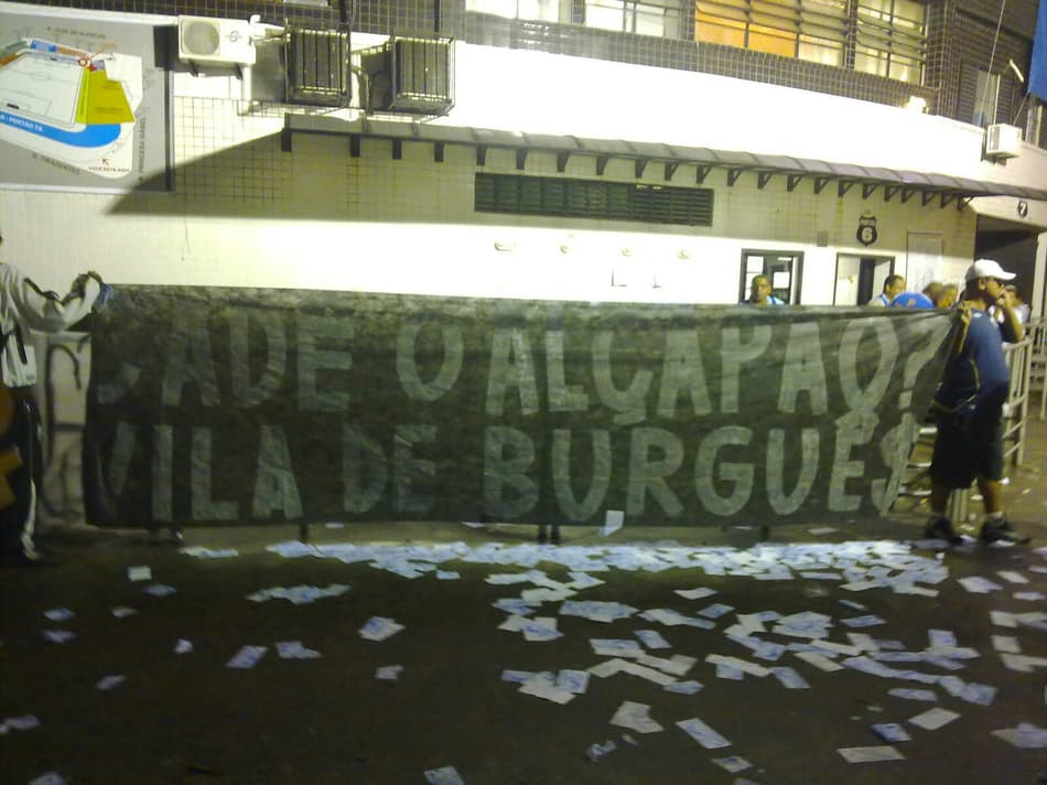 Majorados, ingressos são alvo de protesto na Vila