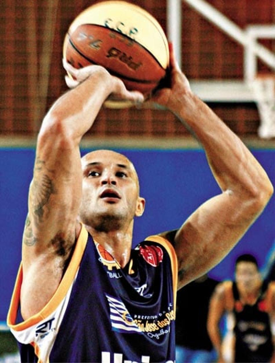 Após derrota, Deco afirma: 'Temos de ter paciência'