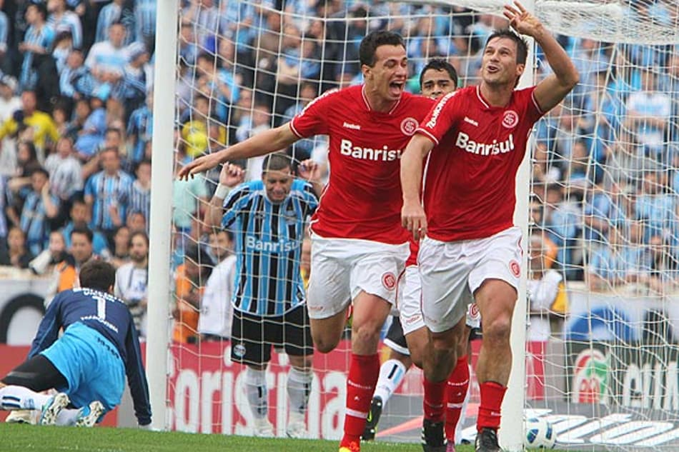 Alívio! Grêmio vence o Gre-Nal e afasta a crise