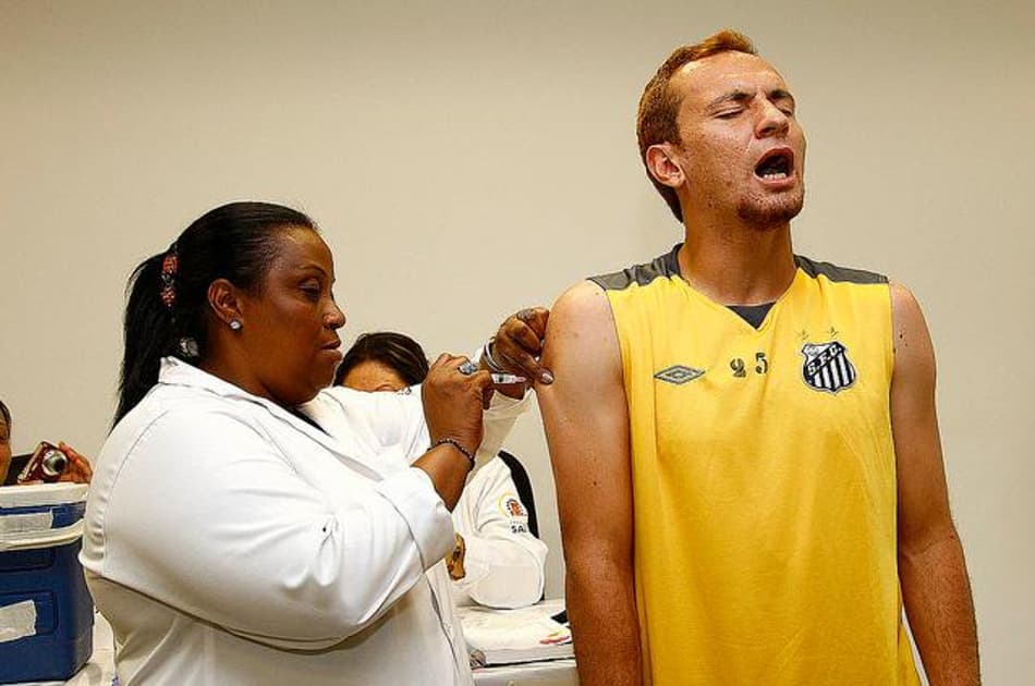 Fenômeno não vê disputa pessoal com Ronaldinho Gaúcho