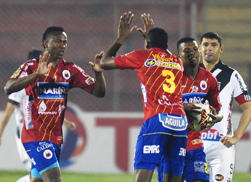 Ponte Preta x Deportivo Pasto (Foto: Rodrigo Buendia/ AFP)