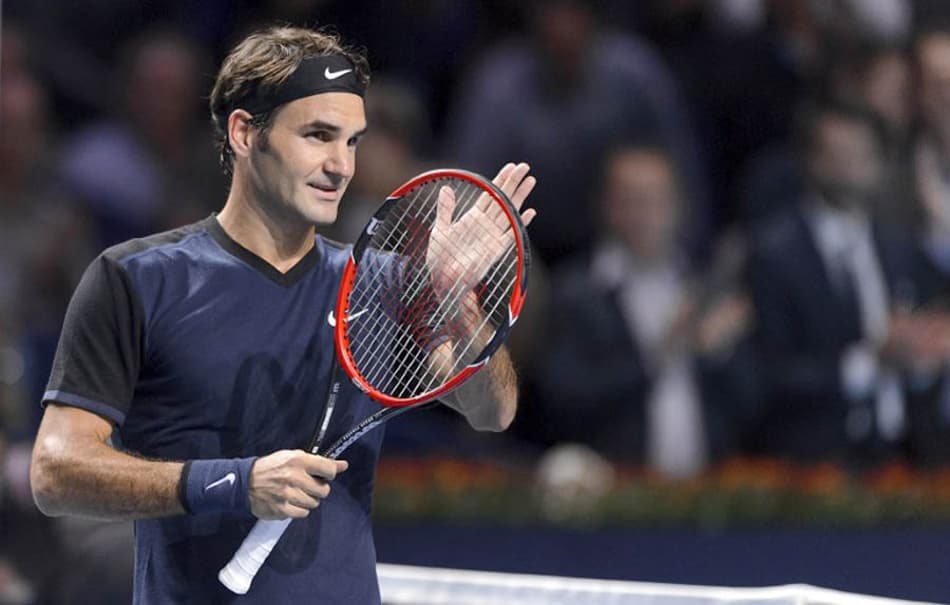 Roger Federer na estreia no ATP 500 da Basileia 2015 (Foto: Fabrice Coffrini/AFP)