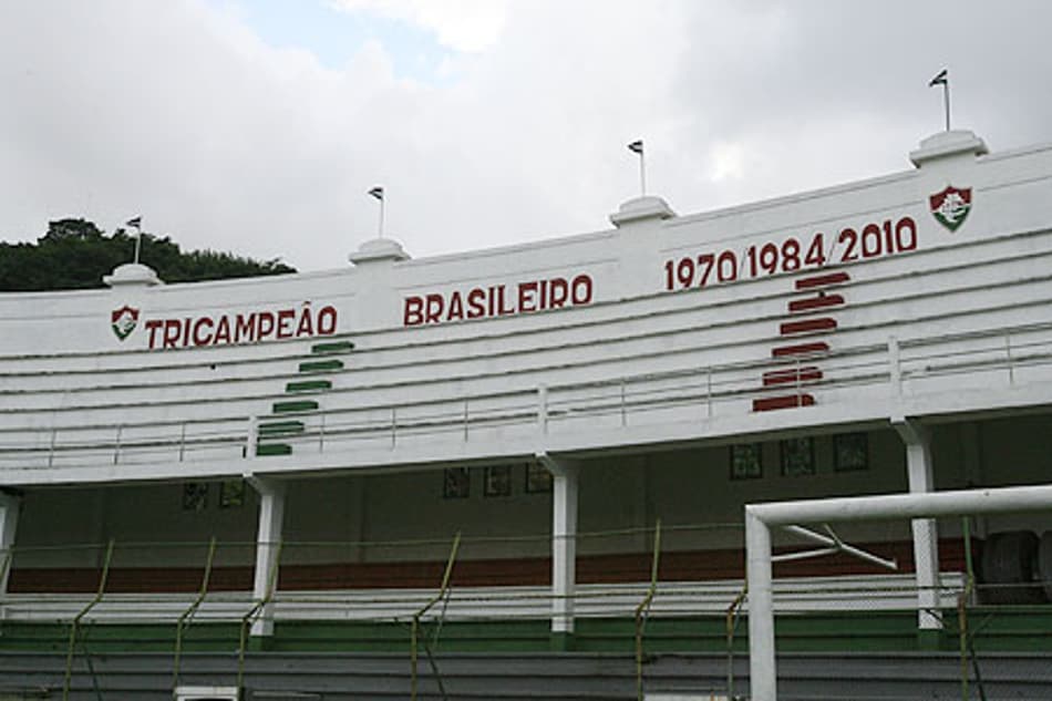 Tyson revela que estava drogado quando mordeu Holyfield