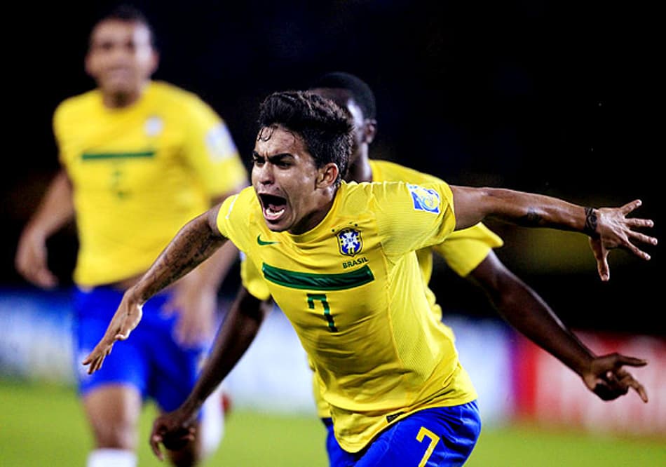Gol do Dudu - Brasil x Espanha (Foto: Pilar Olivares/Reuters)