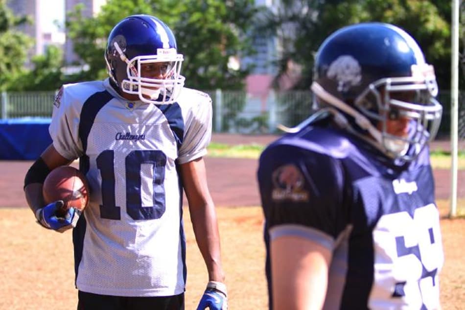 Meia Darío Conca vira artilheiro no futebol chinês