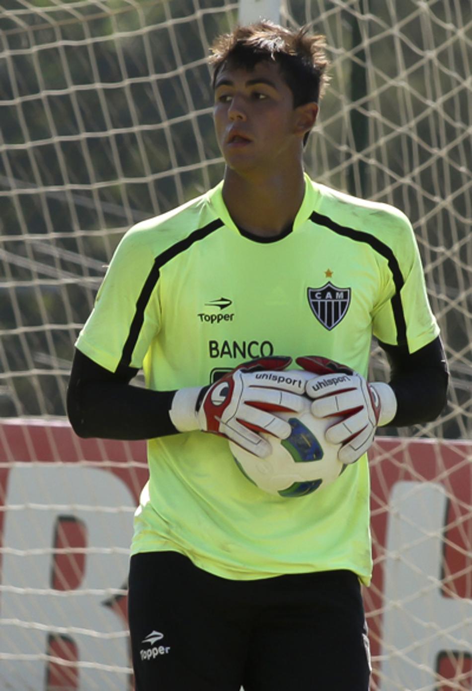 Mãe de Ronaldo se emociona no adeus: 'É um momento maravilhoso'