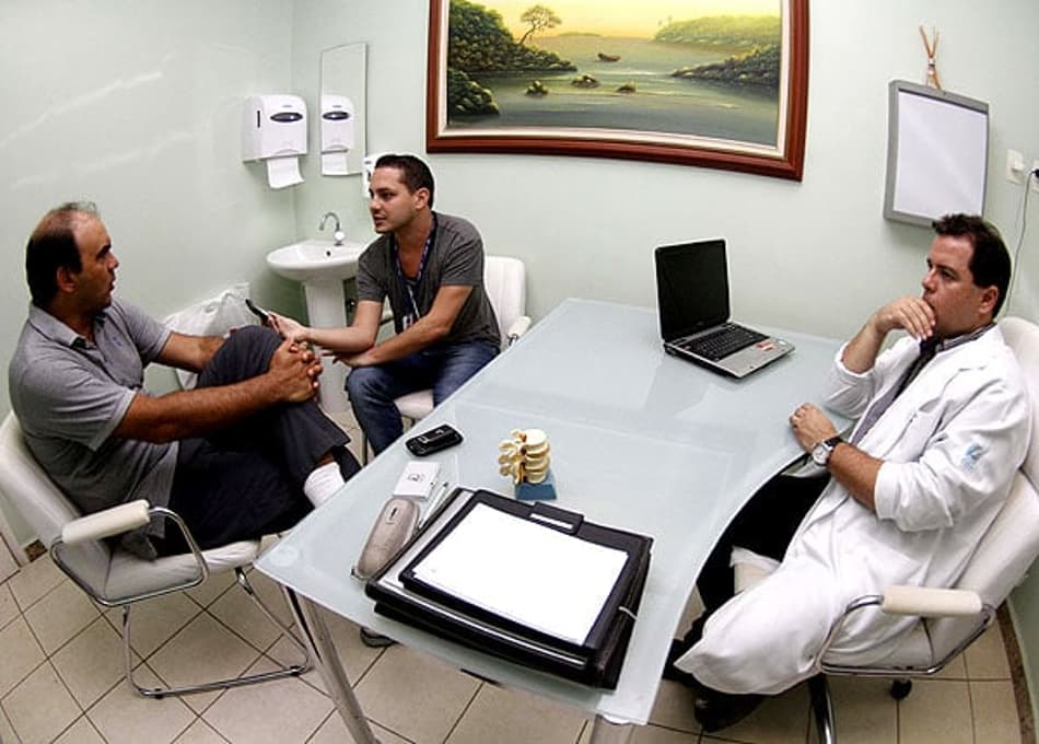 Ex-meia do Timão é preso, acusado de estupro