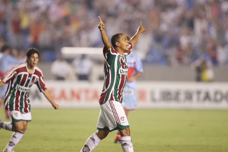 Marcos González vai ao Chile rescindir com La U