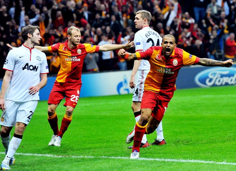 Galatasaray x Manchester United - Gol do Felipe Melo (Foto: Bulent Kilic/AFP)