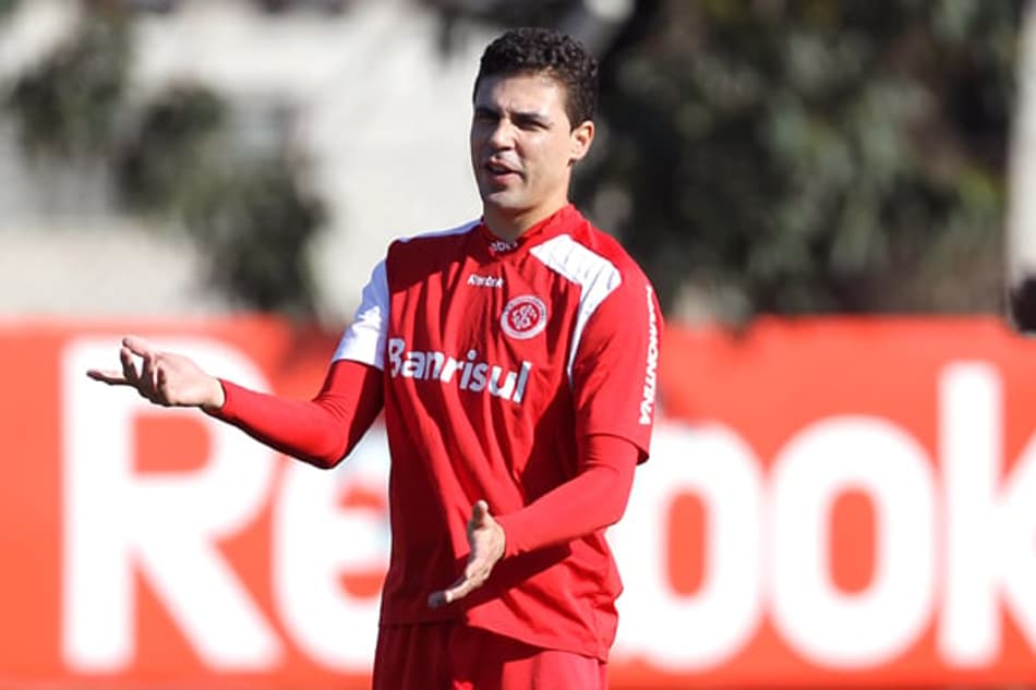 Bolívar do Internacional em treino (Foto: Jefferson Bernardes/Vipcomm)