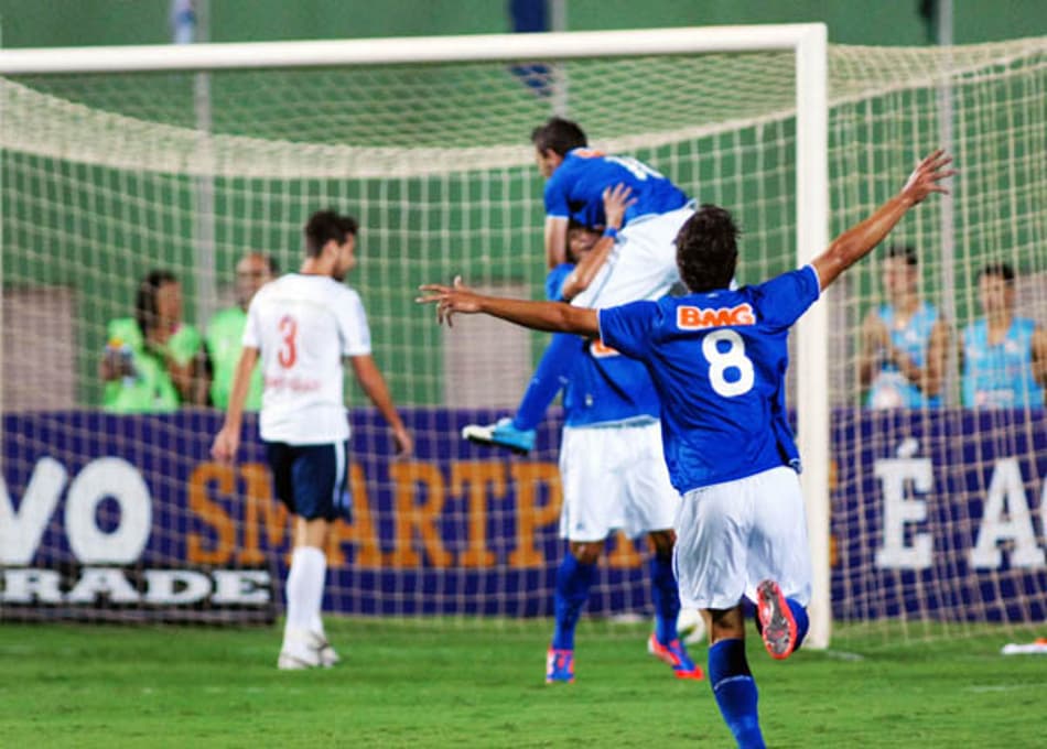 Figueirense supera o Sport e vence após 14 rodadas