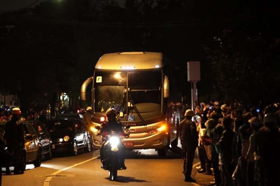 Barcelona consegue virada mágica na noite de Sevilha