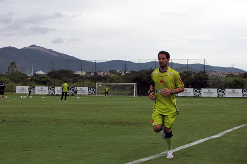 Herrera reaparece no Bota e treina em separado