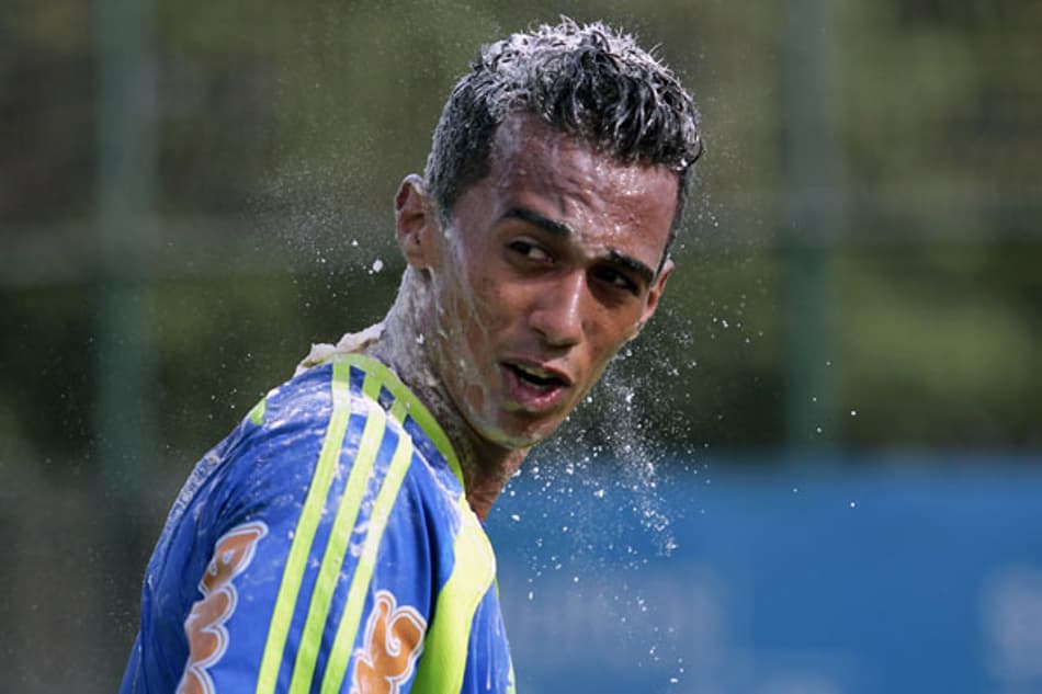 Pentacampeão Rivaldo acerta com clube angolano