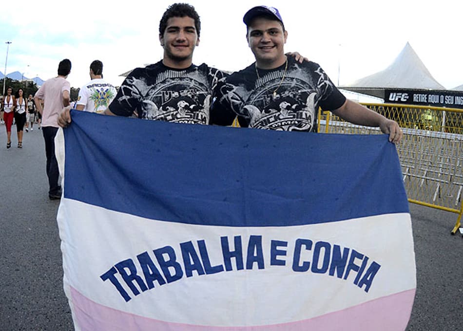 Irmãos de Erick Silva preveem nocaute do lutador