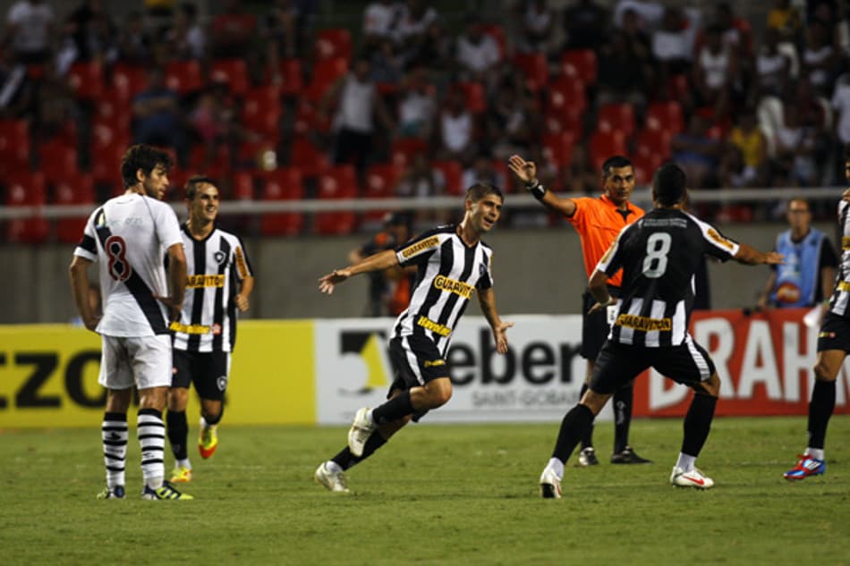 Bragantino empata com Botafogo-SP, mas segue no G8