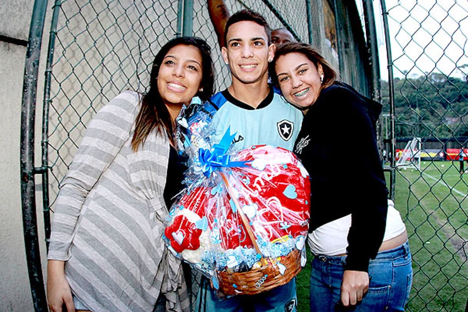 Para Caio Junior, Botafogo precisa de regularidade para brigar no topo da tabela