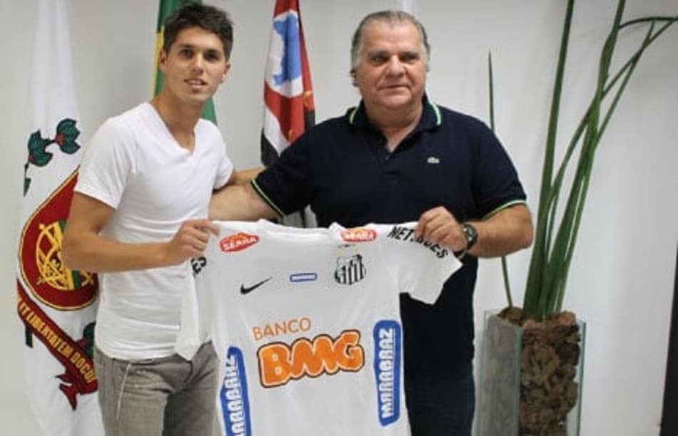Patito com o vice-presidente santista Odílio Rodrigues (Divulgação/Santos FC)
