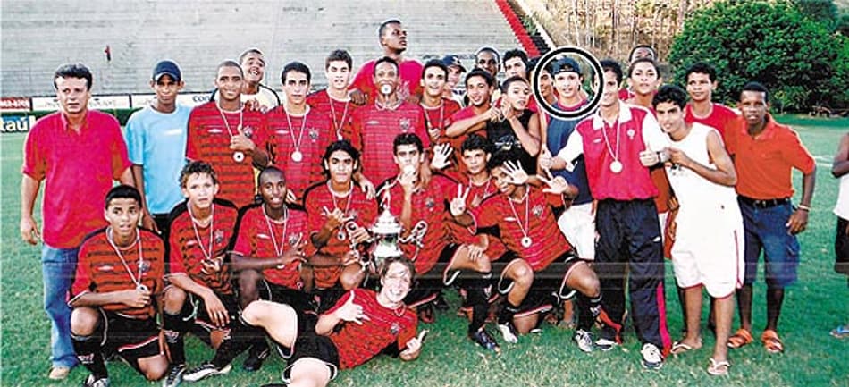 Flamengo negocia jogadores para abrir espaço para contratações