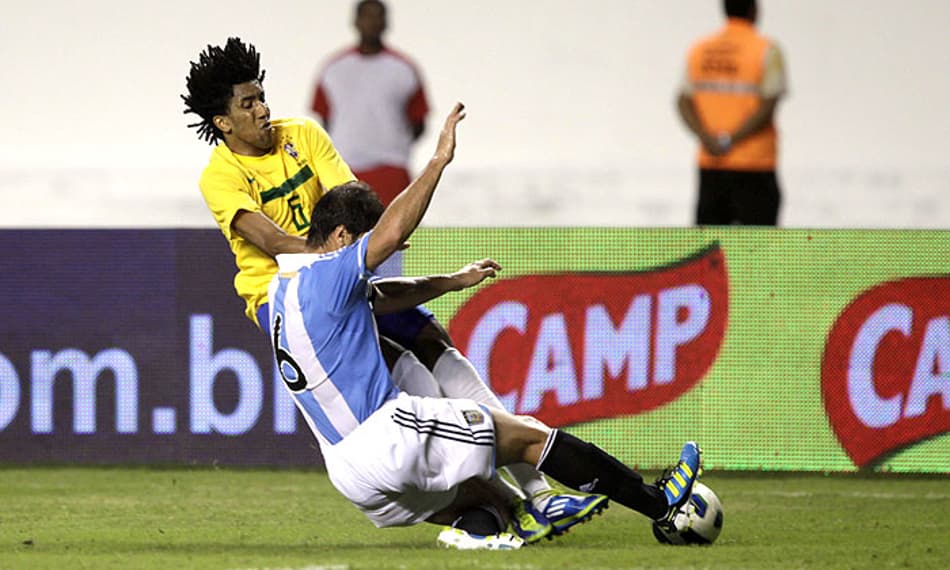 Em coletivo, Roth encaminha a escalação do Grêmio