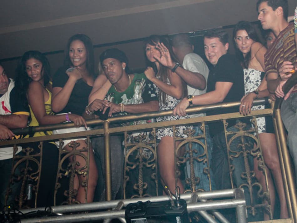 Ronaldinho Gaúcho na noite (Foto: Marco Samerson / Divulgação)