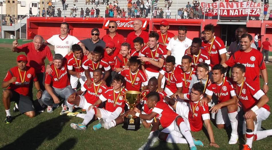 McLaren faz dobradinha na última sessão de treinos livres