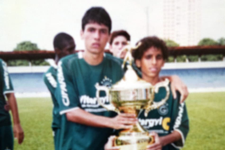 Ex-meia, Douglas recebe de Fabuloso status de selecionável
