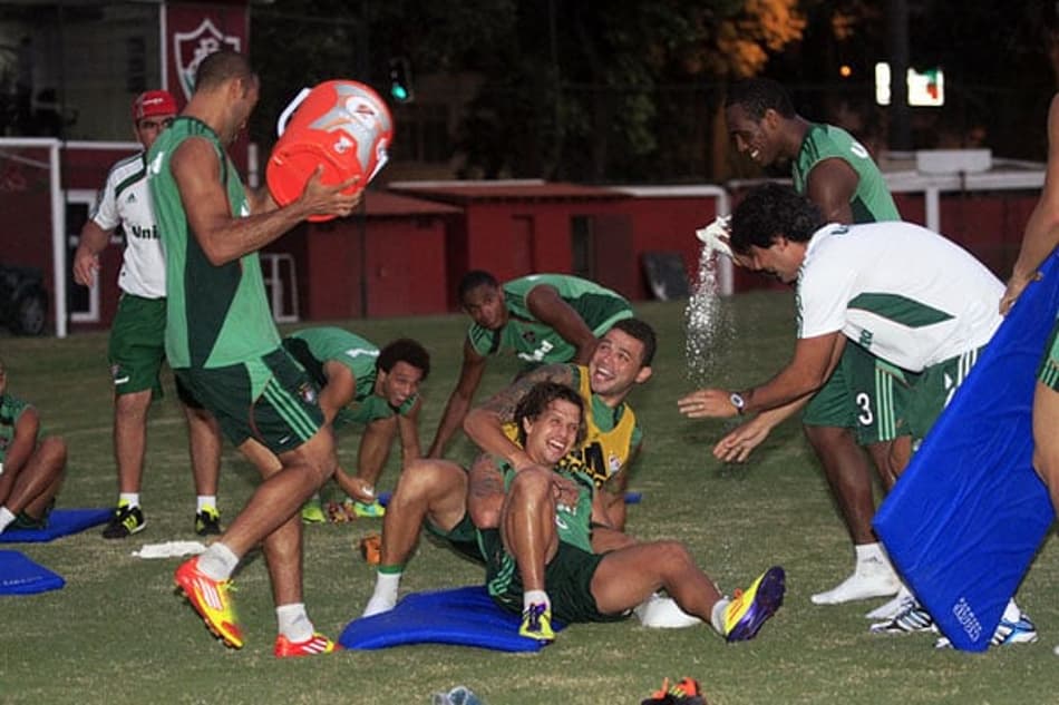 Diguinho leva ovada em treino do Flu (Foto: Nelson Perez/Fluminense)