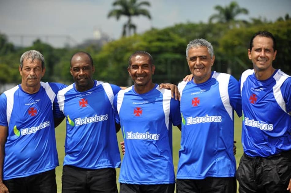 Recheada de campeões cariocas, comissão técnica vira inspiração na Colina