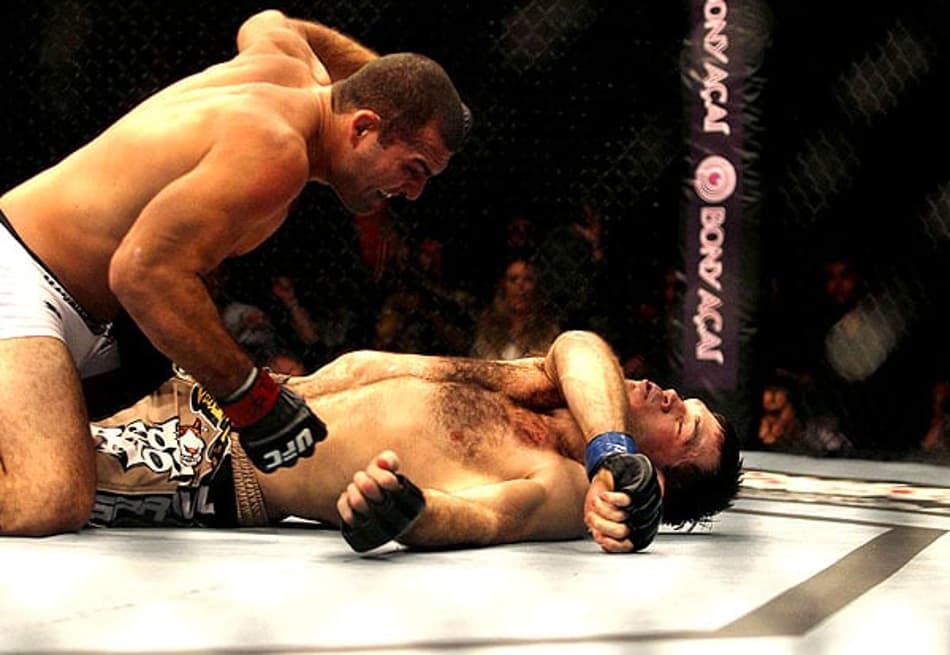 Vitória e nocaute de Maurício Shogun no UFC Rio