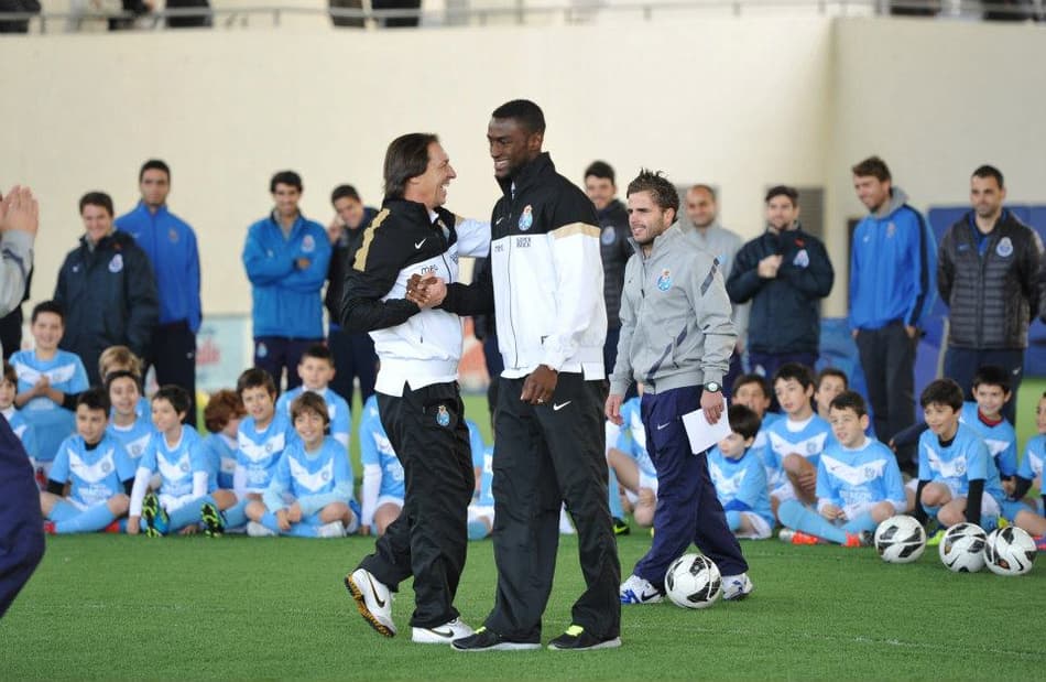 Ídolos do Porto tornam-se professores por um dia em projeto do clube