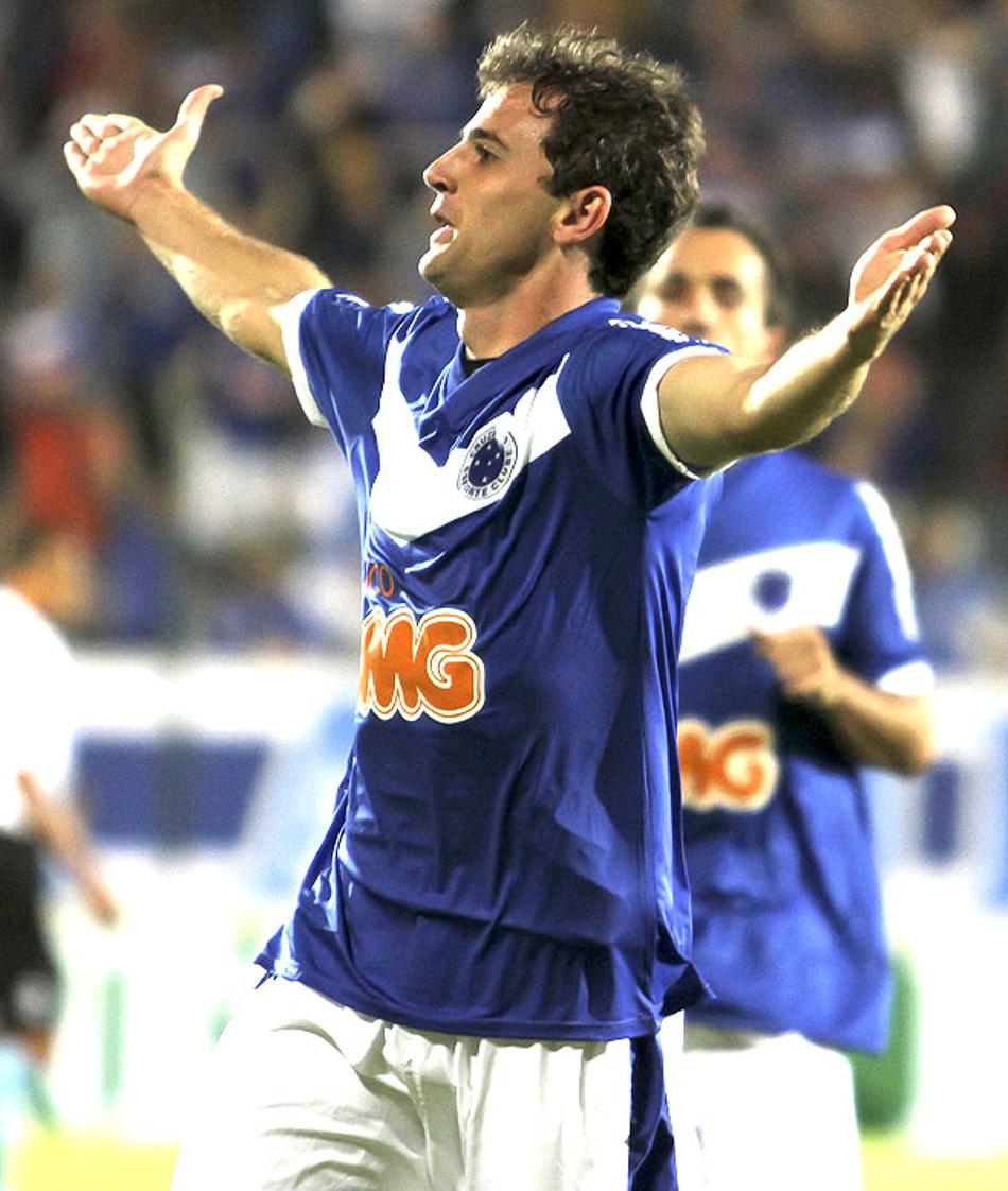 Disputa sadia no ataque leva o Cruzeiro à frente