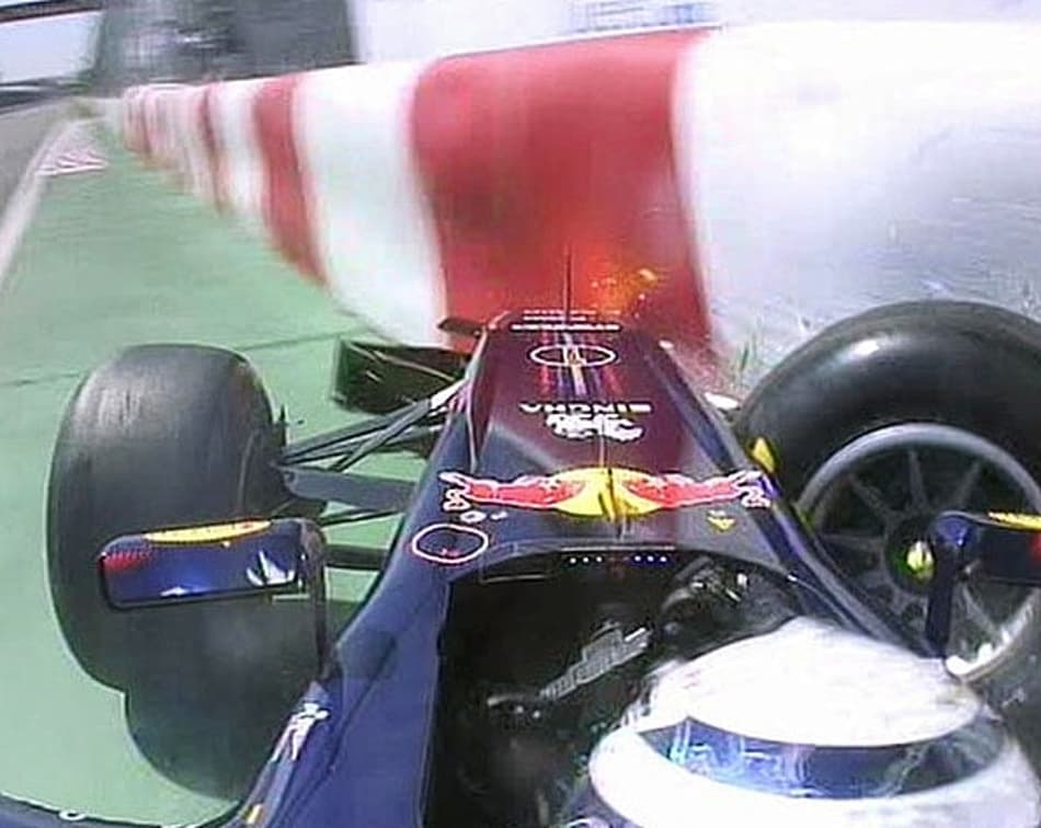 Rosberg lidera treino livre marcado por batida de Vettel